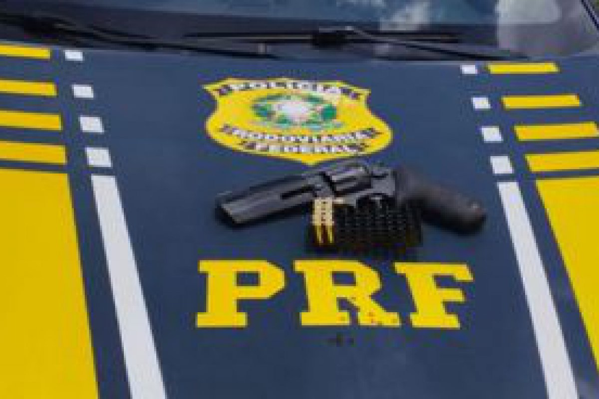 Polcia Rodoviria Federal apreende arma de fogo em Ouro Preto do Oeste