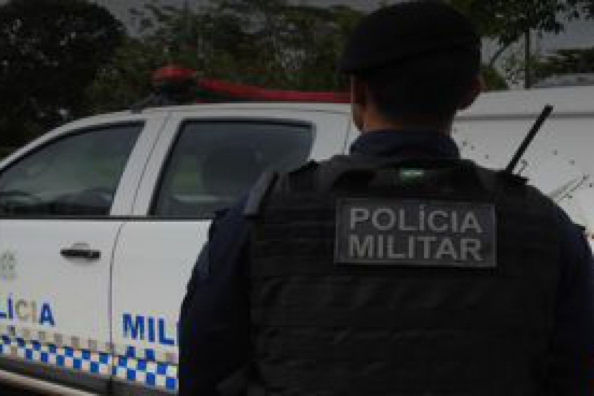 Polcia Militar libera famlia de crcere privado e recupera veculo roubado