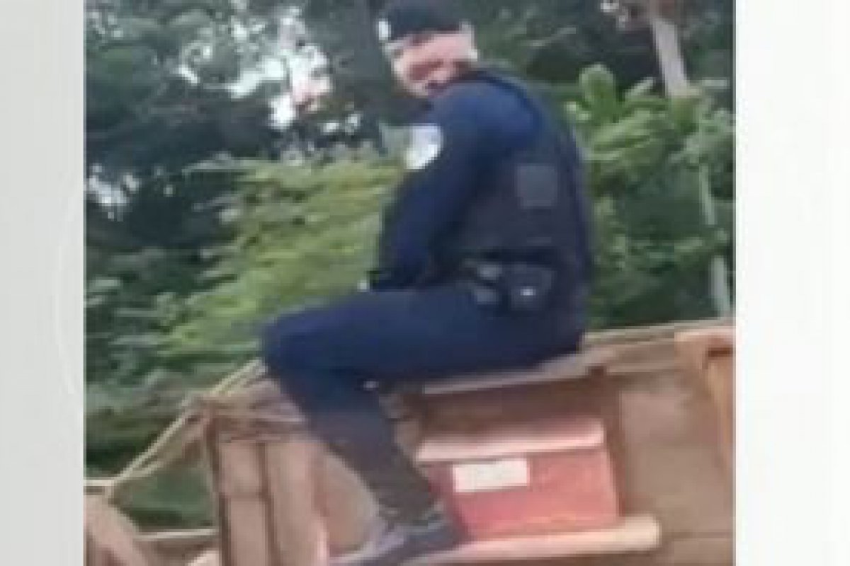 Em Rondnia, Policial Militar aparece conduzindo carroa e vdeo viraliza na internet