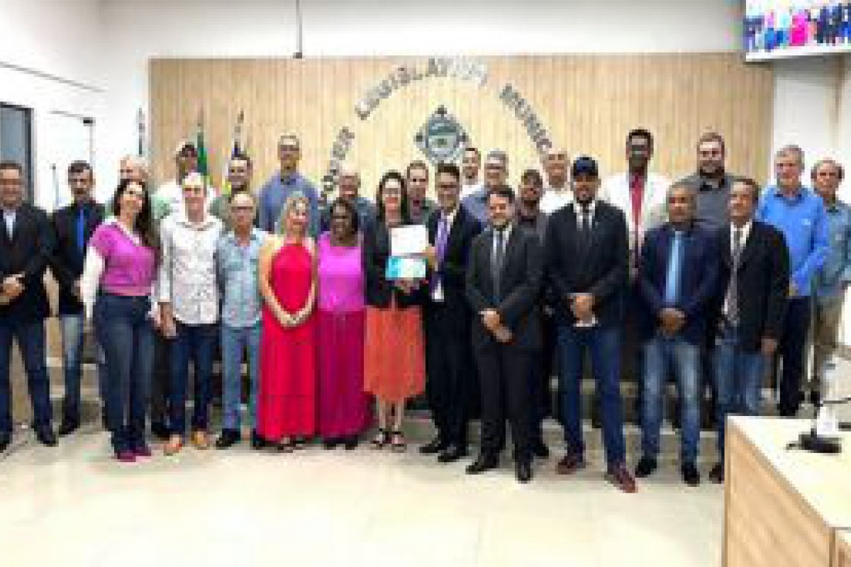 Cmara Municipal de Ouro Preto do Oeste homenageia a Embrapa pelos seus 50 anos com Moo de Aplausos