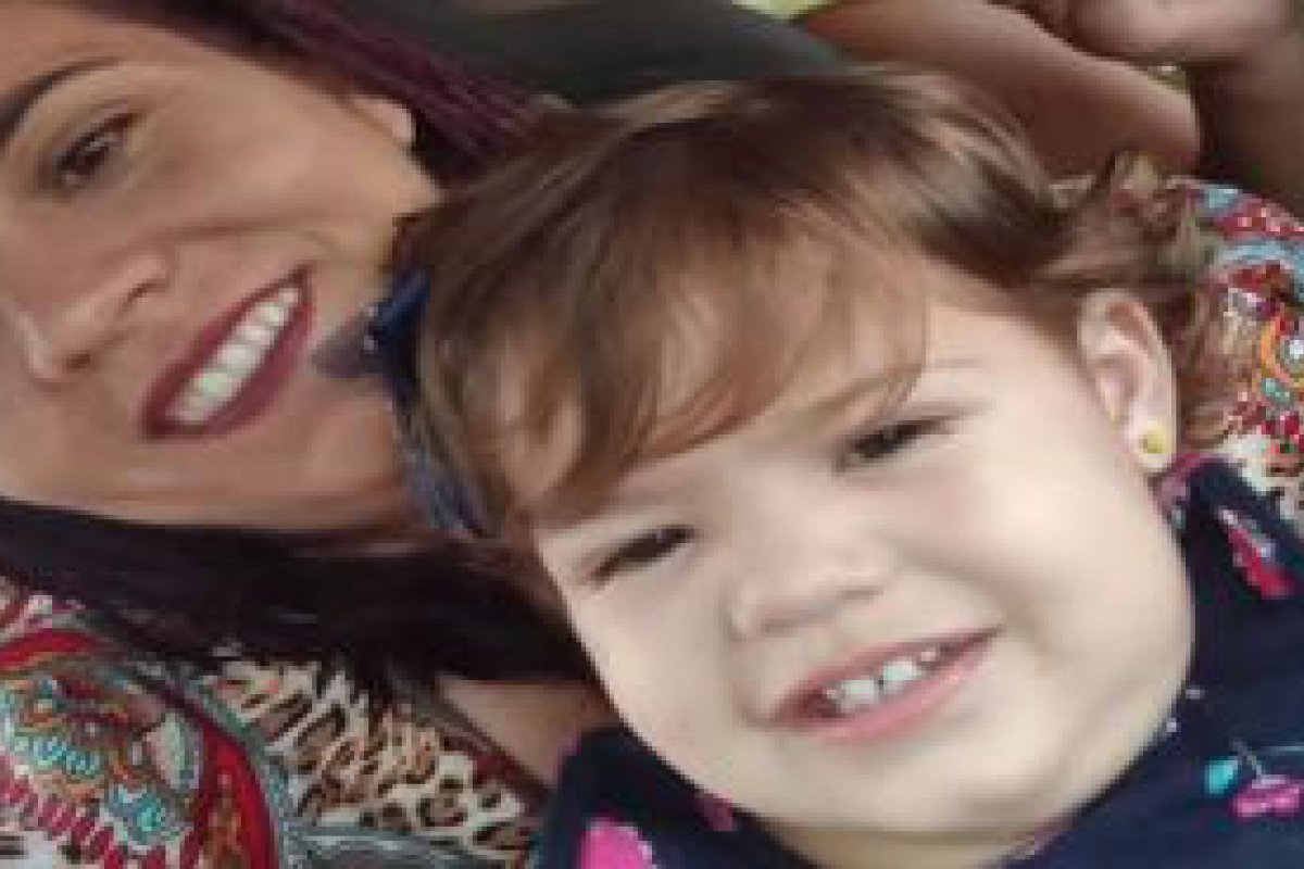Churrasqueira de disco explode e menina de 1 ano morre após ter o corpo queimado