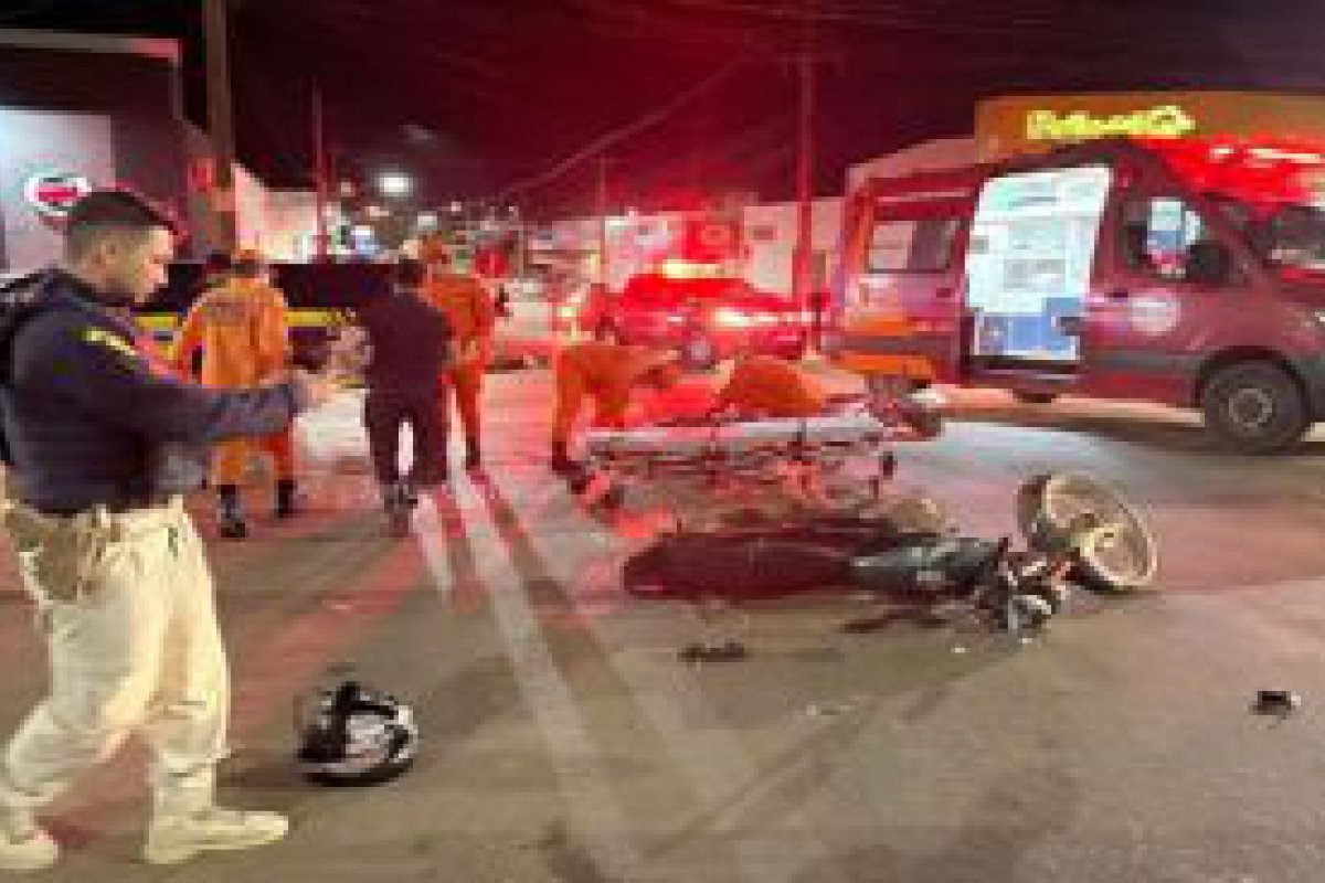 Em Jaru, ciclista e motociclista ficam gravemente feridos em acidente
